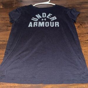 black and grey under armour shirt